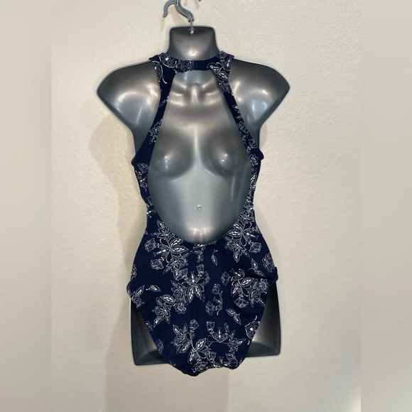 NWOT ROBIN PICCONE  Beautiful one piece swim - Picture 3 of 5